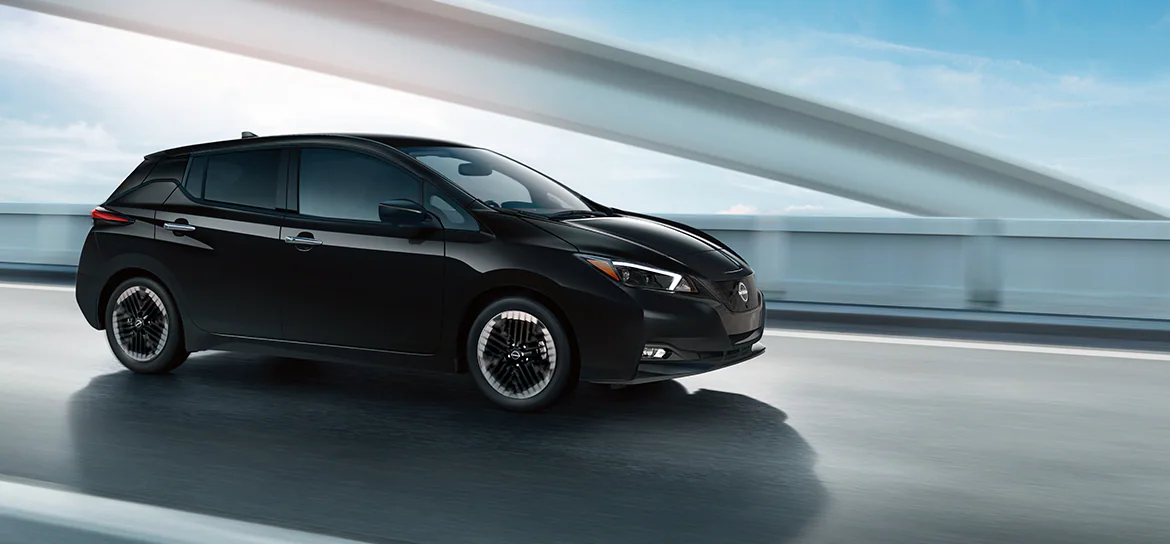 2025 nissan leaf black aerodynamic design