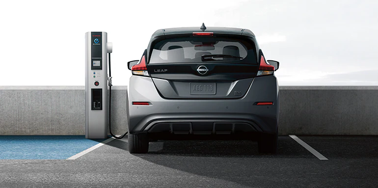 2025 nissan leaf public charger