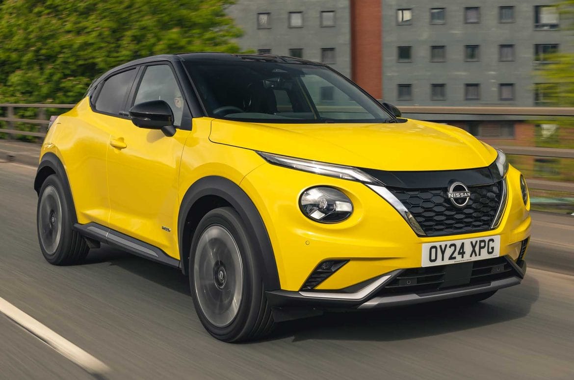 nissan juke vs renault captur poio compact suv sas tairiazei