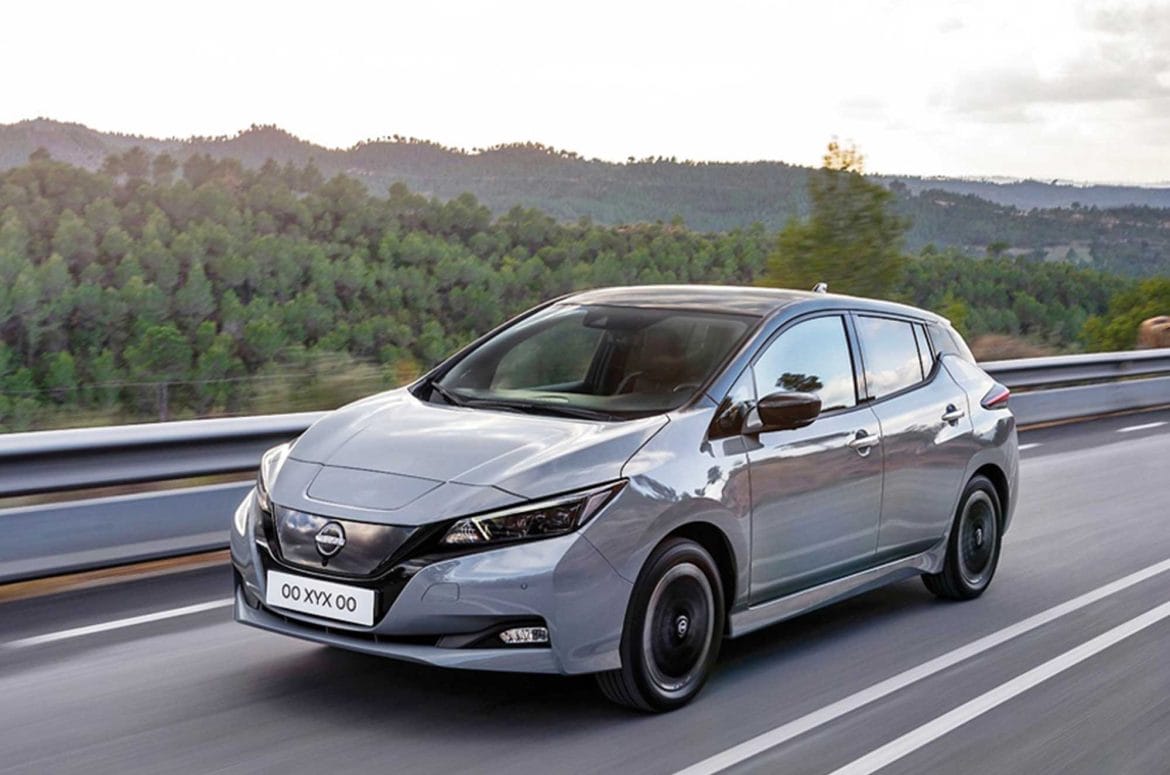 nissan leaf vs renault megane e tech sygkrisi
