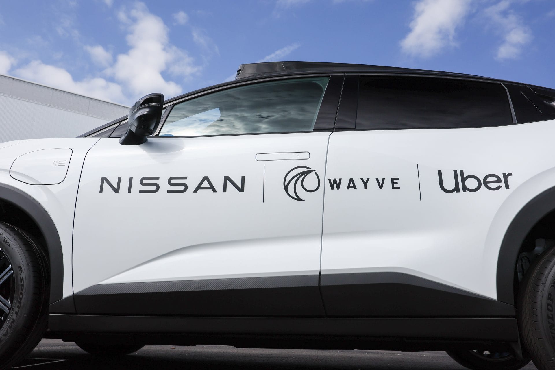 nissan wayve robotaxis to mellon tis aftonomis odigisis xekina sto tokio