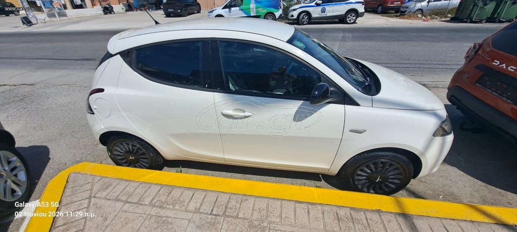 Lancia Ypsilon 2015 (4)