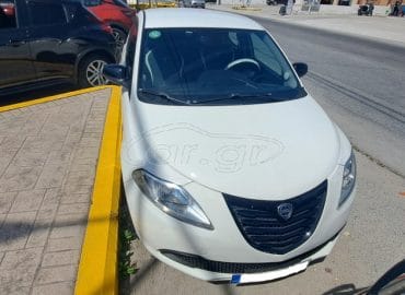 Lancia Ypsilon 2015 (7)