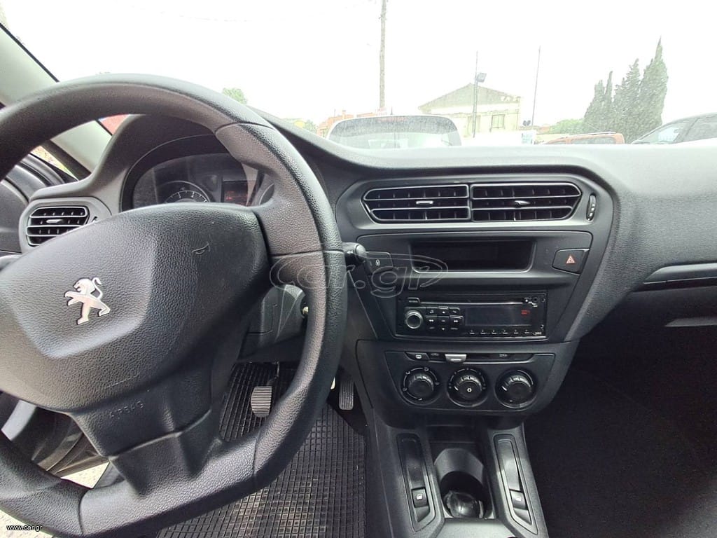 Peugeot 301 2016 (3)
