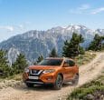 nissan x trail e power vs byd atto 2 dm i oikogeneiako suv apenanti se exypno plug in hybrid